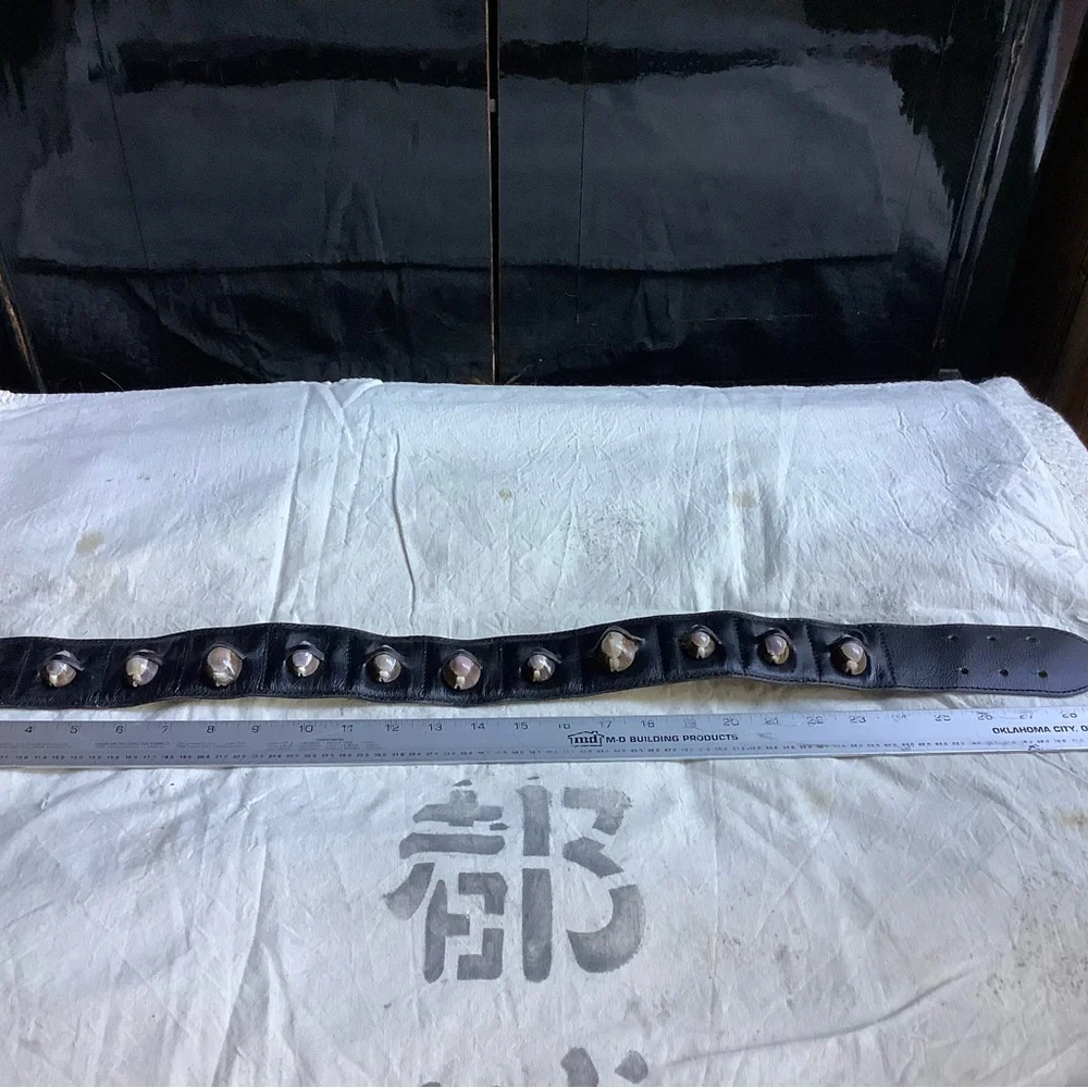 1990 AZZEDINE ALAIA Black Leather Runway Belt With Shells - Picture 5 of 5